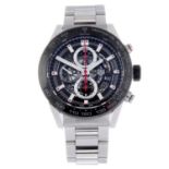 CURRENT MODEL: TAG HEUER - a gentleman's Carrera Calibre Heuer 01 chronograph bracelet watch.