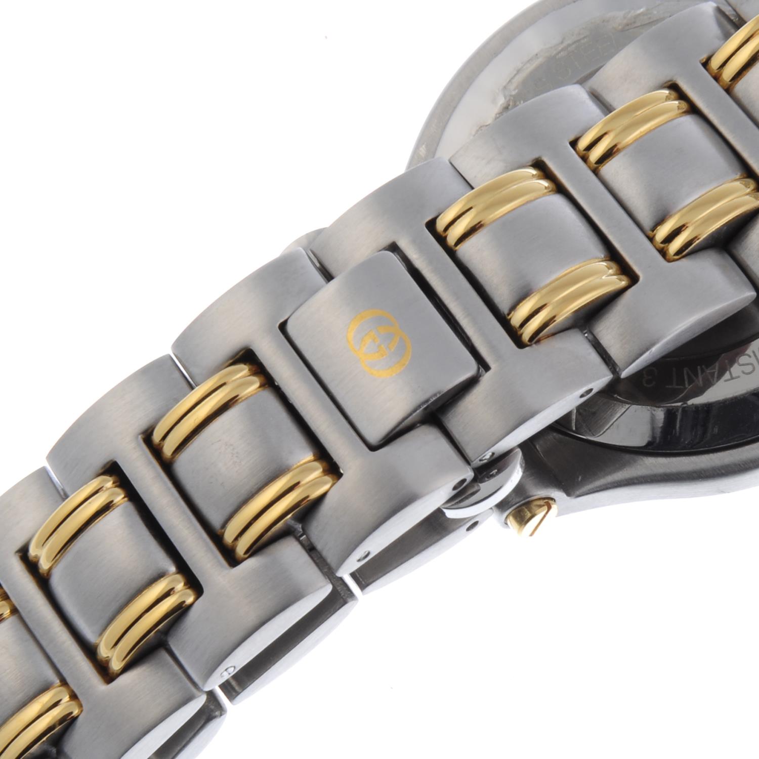 GUCCI - a gentleman's bracelet watch. - Image 2 of 4