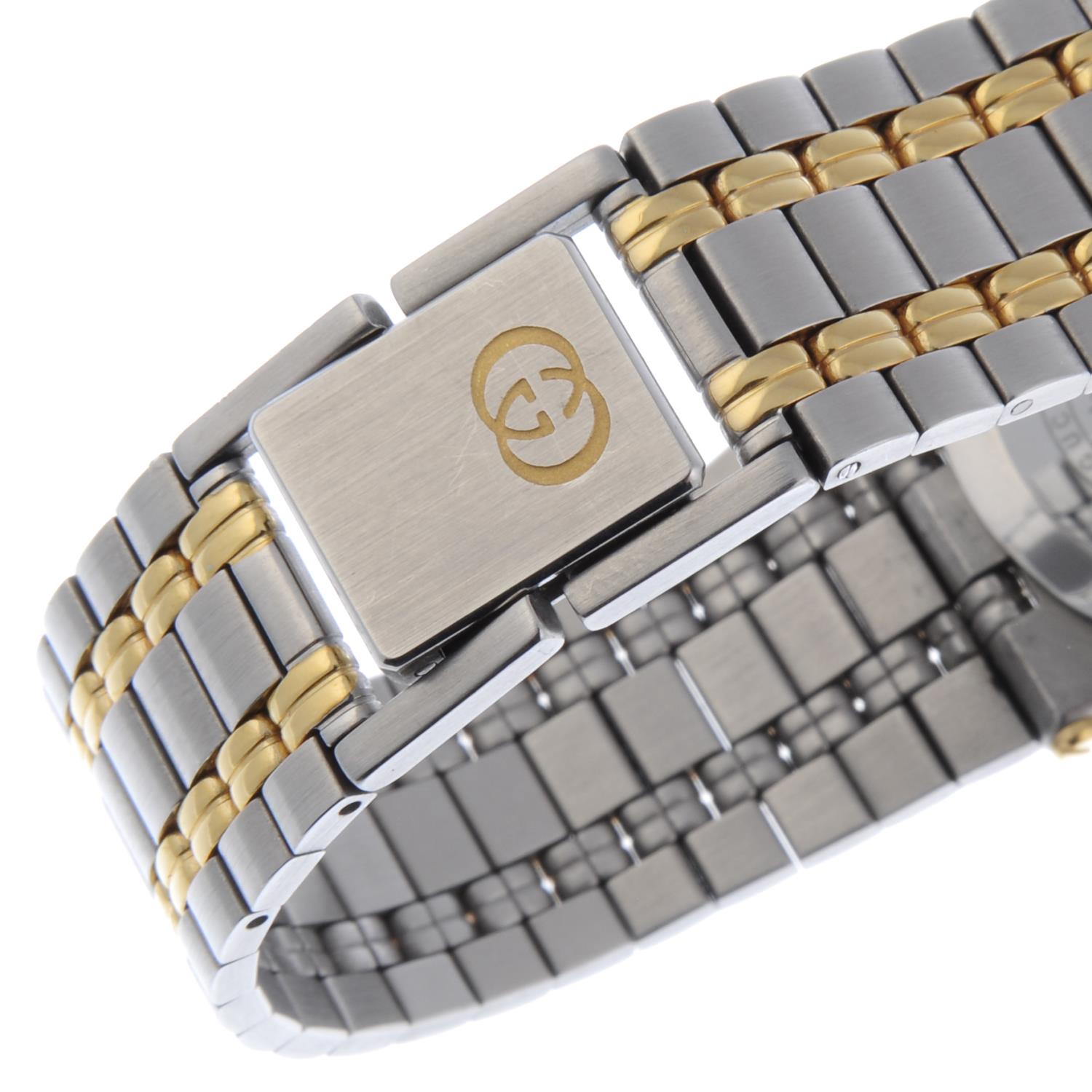 GUCCI - a gentleman's bracelet watch. - Image 2 of 4