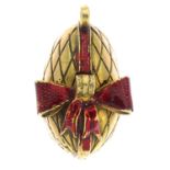 A 1960s 9ct gold enamel egg and chick charm,