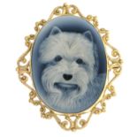 An agate cameo dog brooch.May be worn as a pendant.Stamped 375.Length 5.5cms.