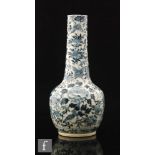 A Chinese blue and white porcelain bottle vase, late Qing Dynasty (1644-1912),