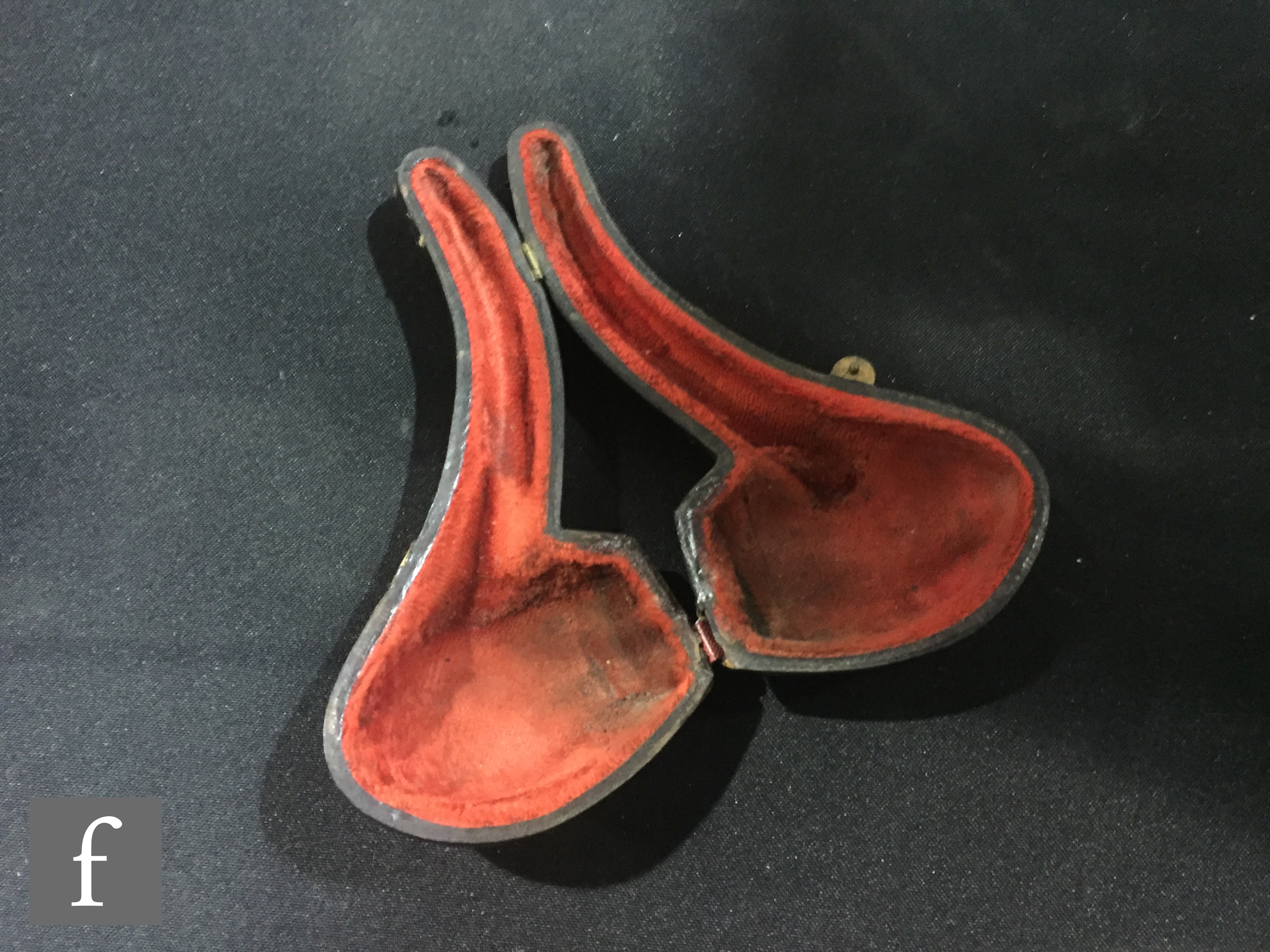 A collection of late 19th to early 20th Century cased Meerschaum pipes, including an example - Image 10 of 19