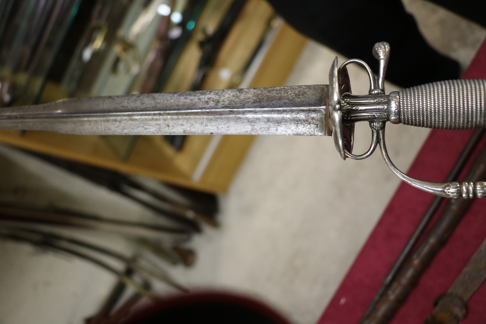 A very fine 18th Century Continental silver hilted small Sword or Rapier, possibly French, c. - Image 5 of 8