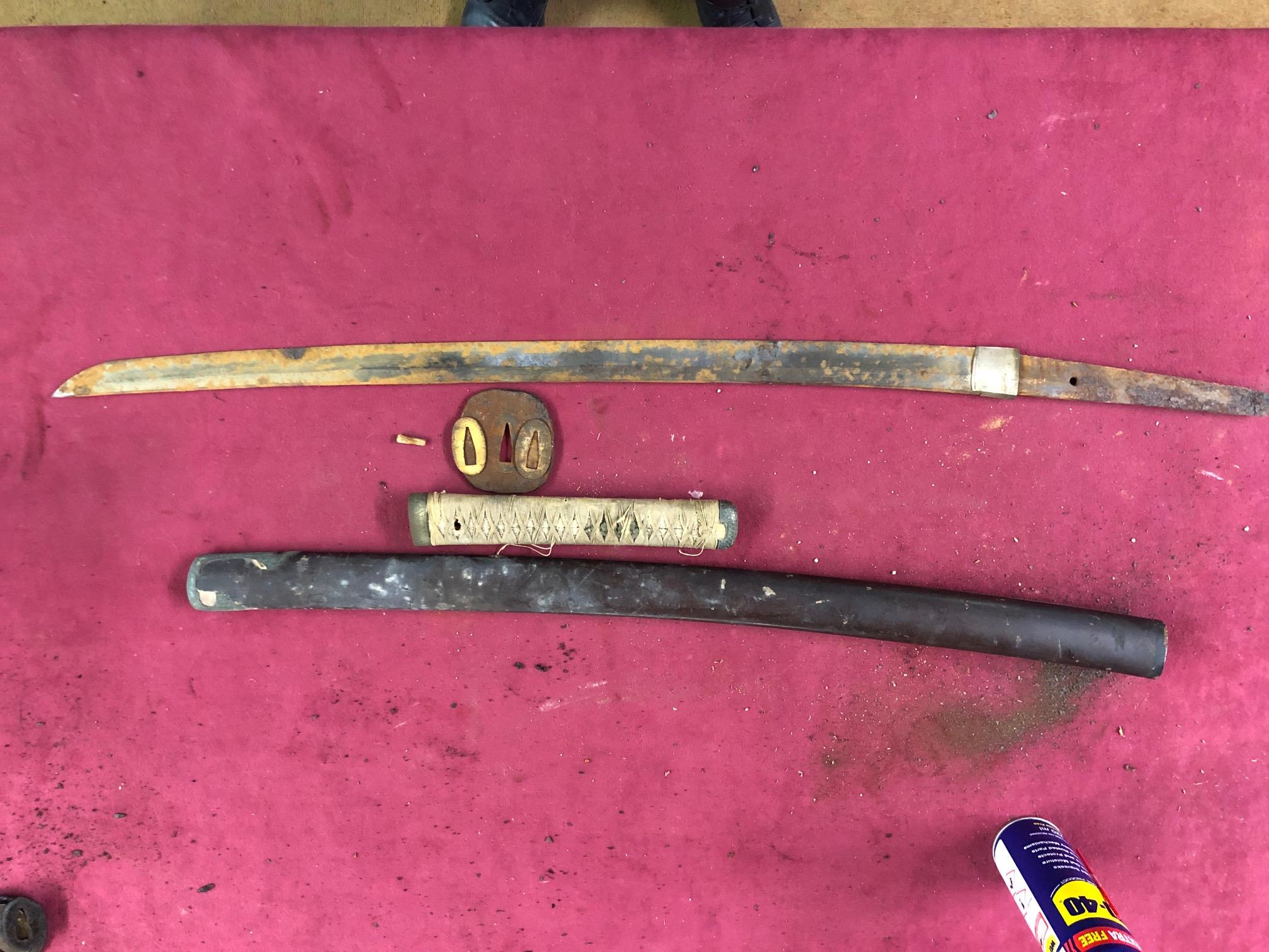 A Japanese Katana Sword, 25 1/2" blade (some rusting) plain metal tsuba, handle with brass mounts, - Image 2 of 16