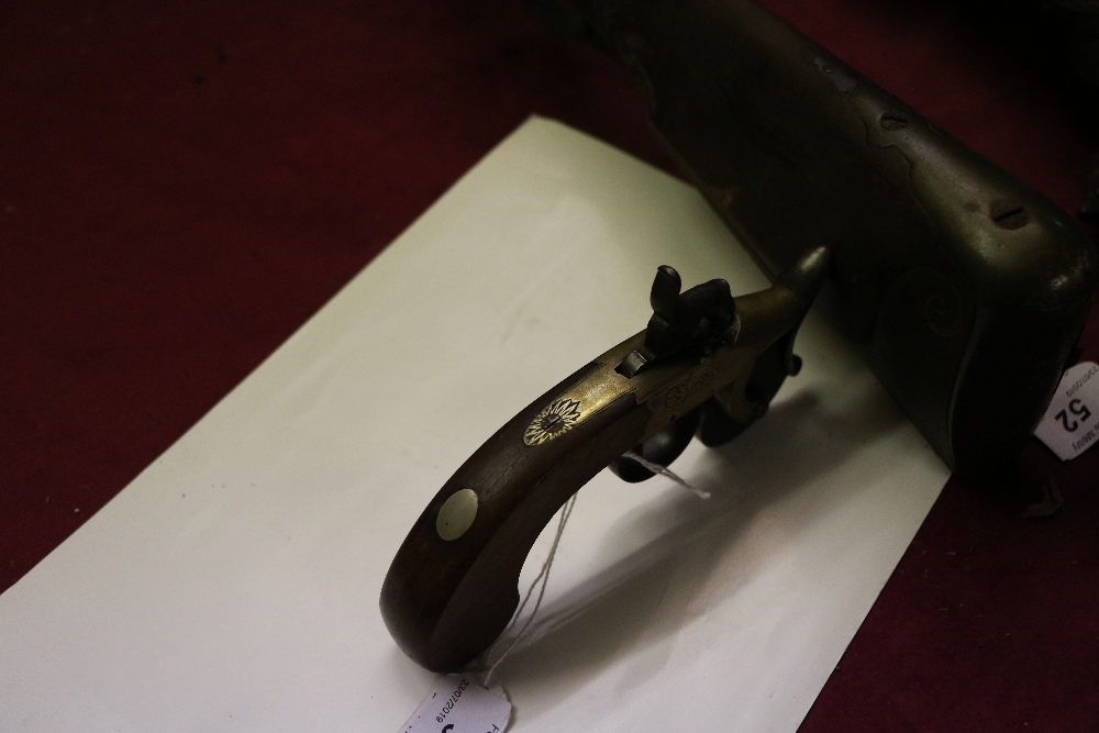 An antique flintlock tinder box Gun, with engraved brass stock and wooden handle. - Image 5 of 12