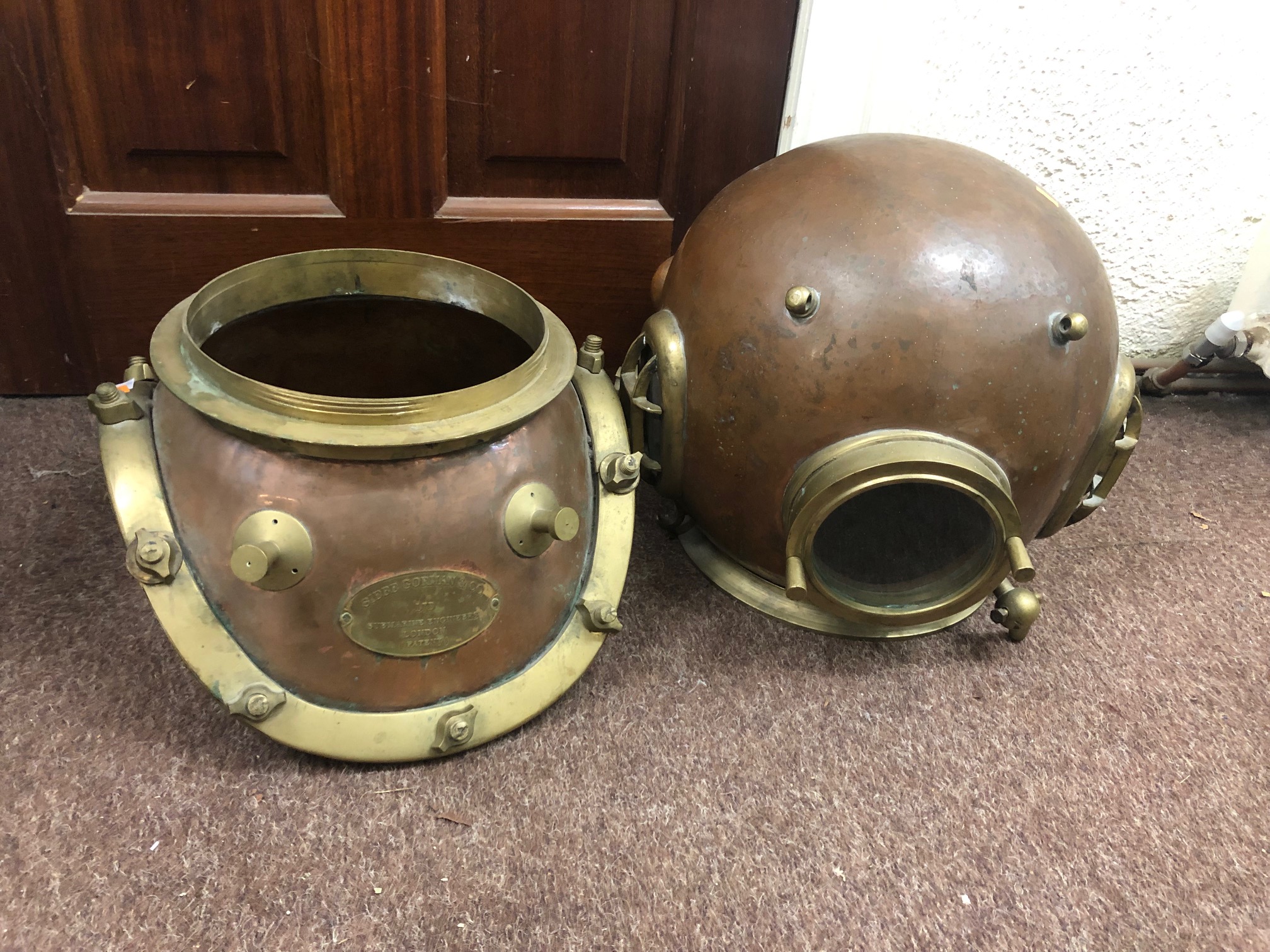 A 12 bolt Diving Helmet, by Siebe Gorman & Co. - Image 5 of 8