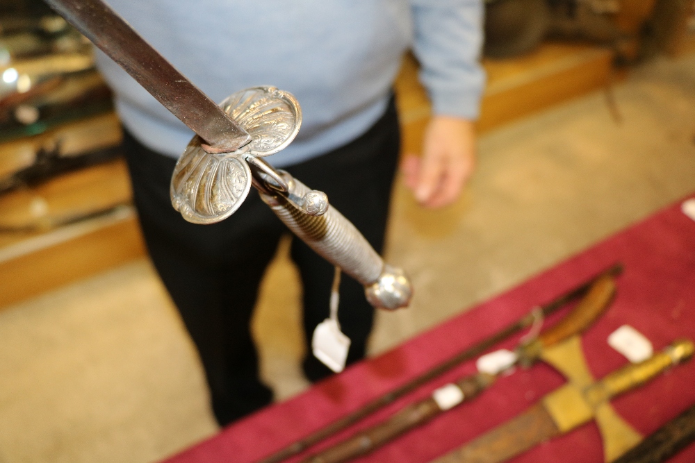 A very fine 18th Century Continental silver hilted small Sword or Rapier, possibly French, c. - Image 6 of 8
