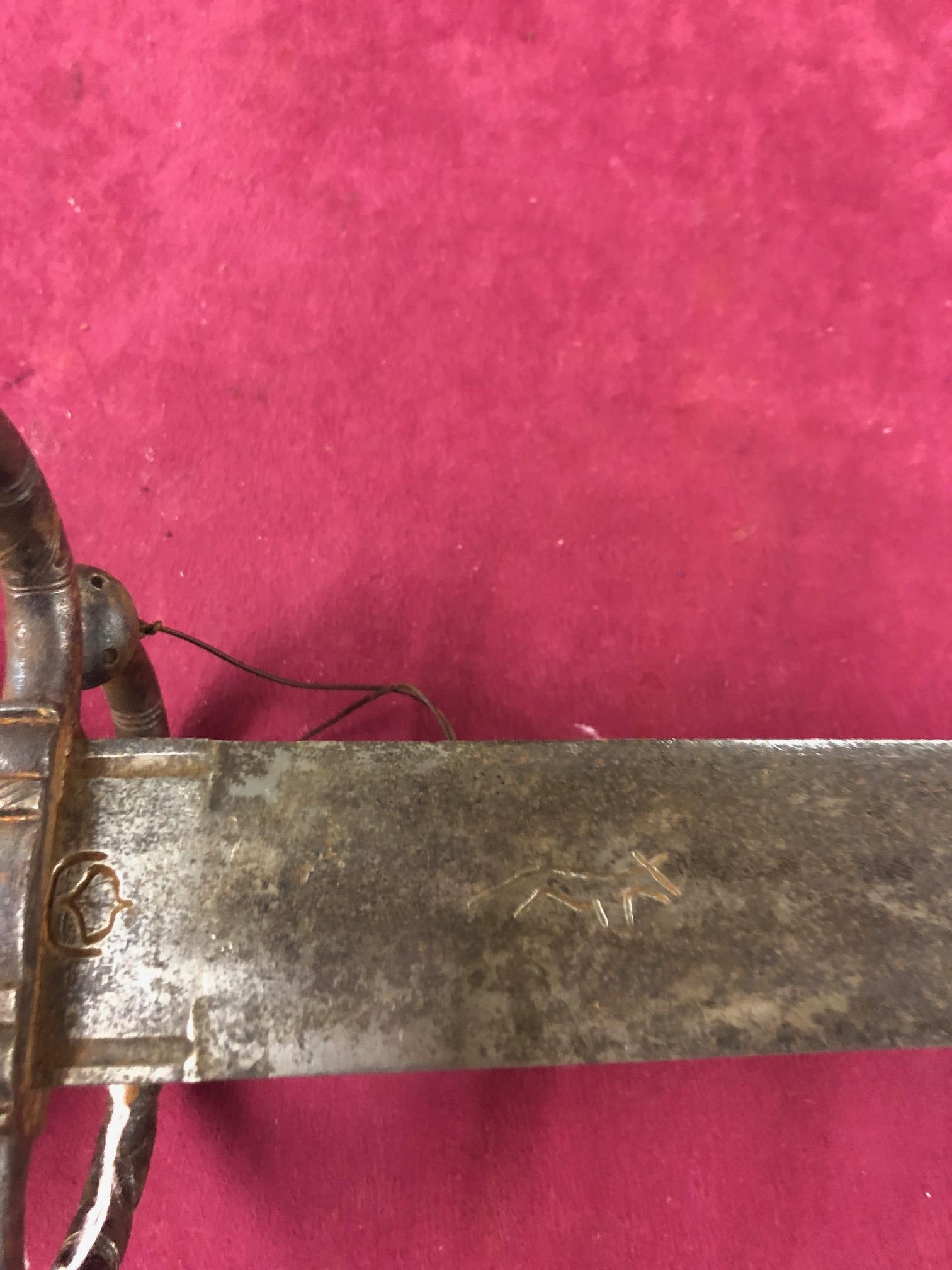 A very good early 17th Century German Landsknecht Backsword, - Image 7 of 11