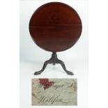 A Georgian period Irish mahogany circular Pod Table,
