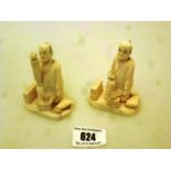 PAIR OF SEATED IVORY FIGURES 7CM