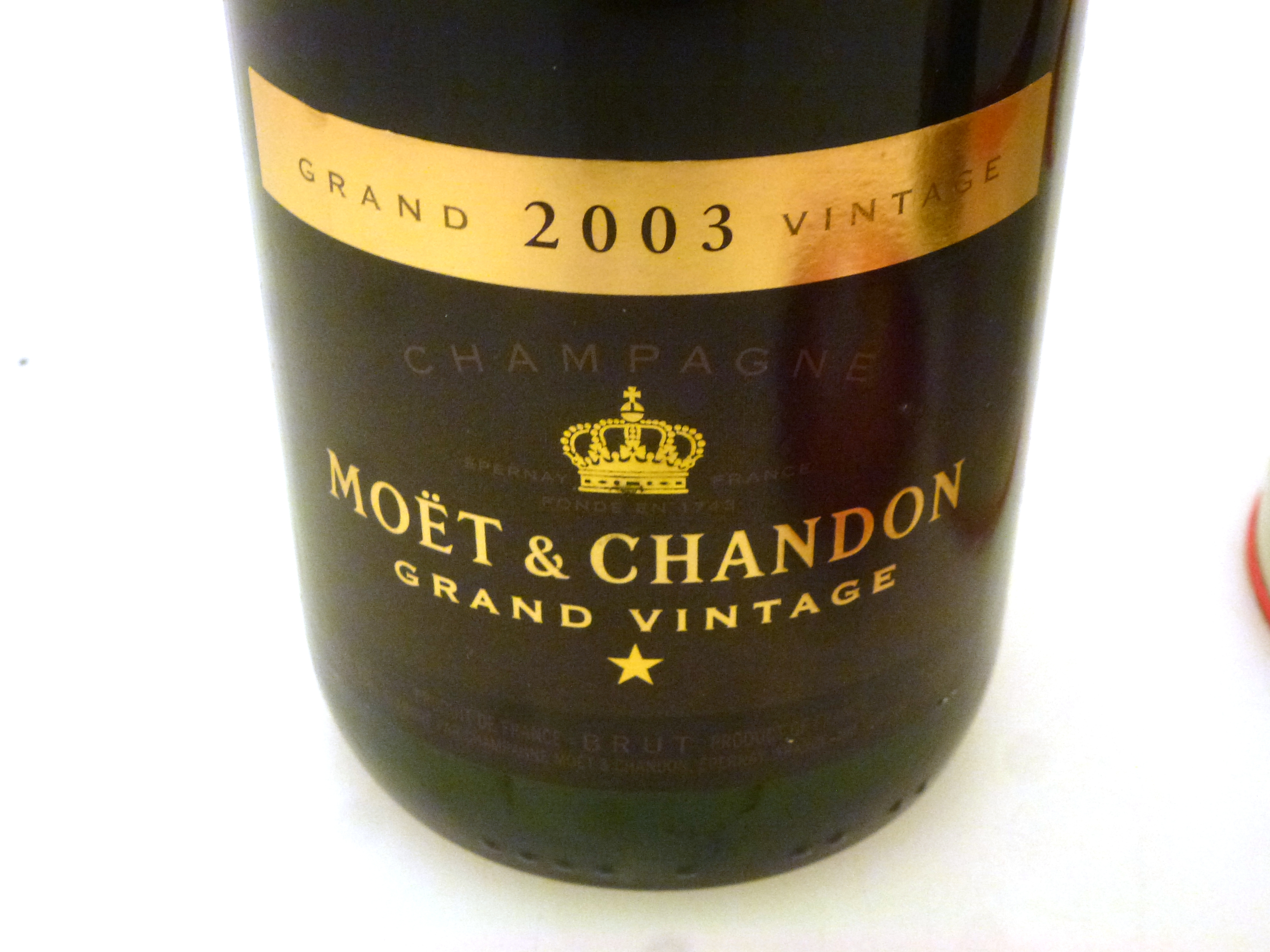 BOTTLE OF 2003 MOET AND CHANDON GRAND VINTAGE CHAMPAGNE AND A BOXED BOTTLE OF G.H. MUMM AND CIE - Image 4 of 7