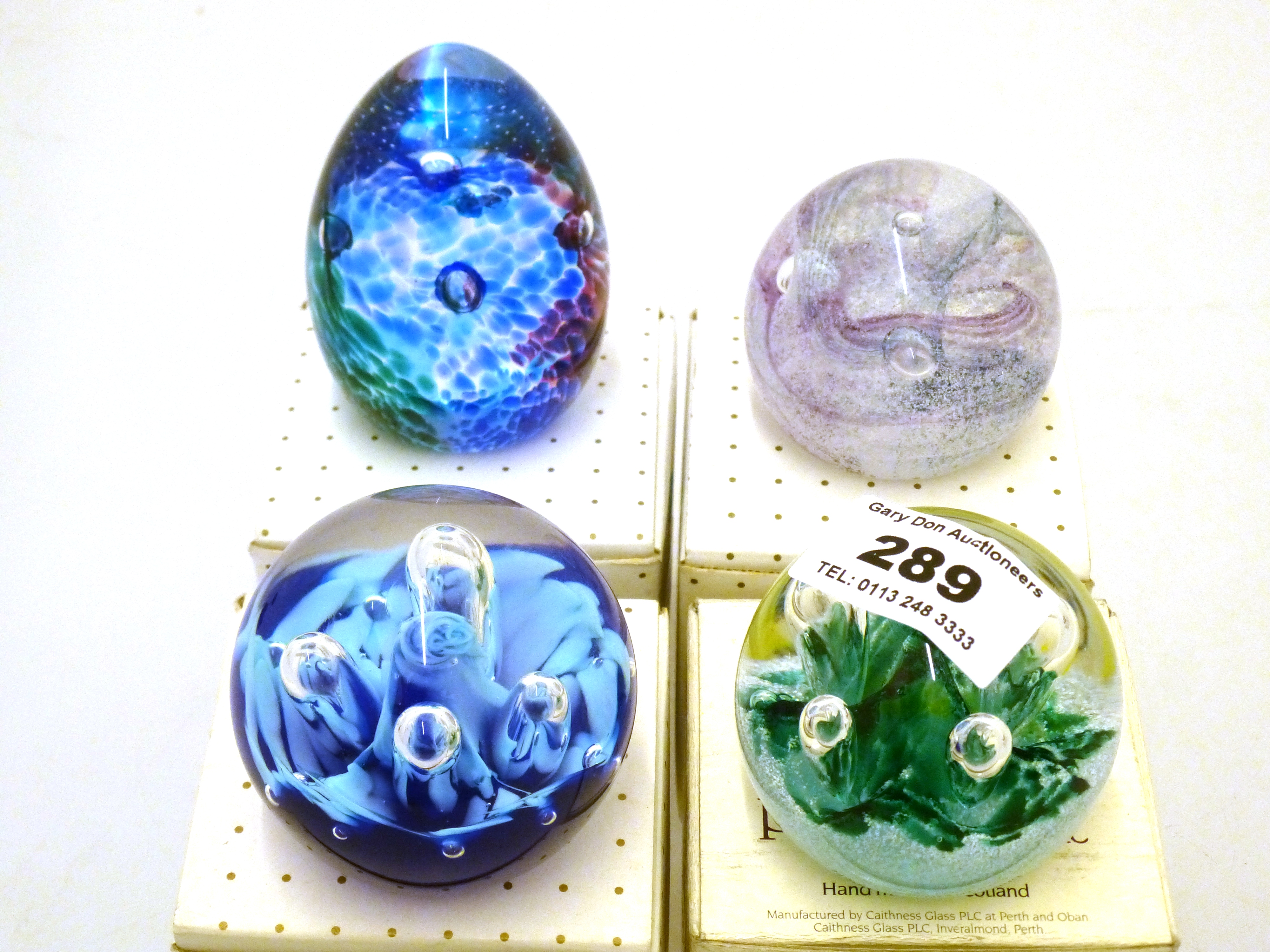 4 BOXED CAITHNESS PAPER WEIGHTS - 2 X MINIATURE MOONFLOWER, SUMMER HAZE AND FORTUNE 2004 - Image 2 of 2