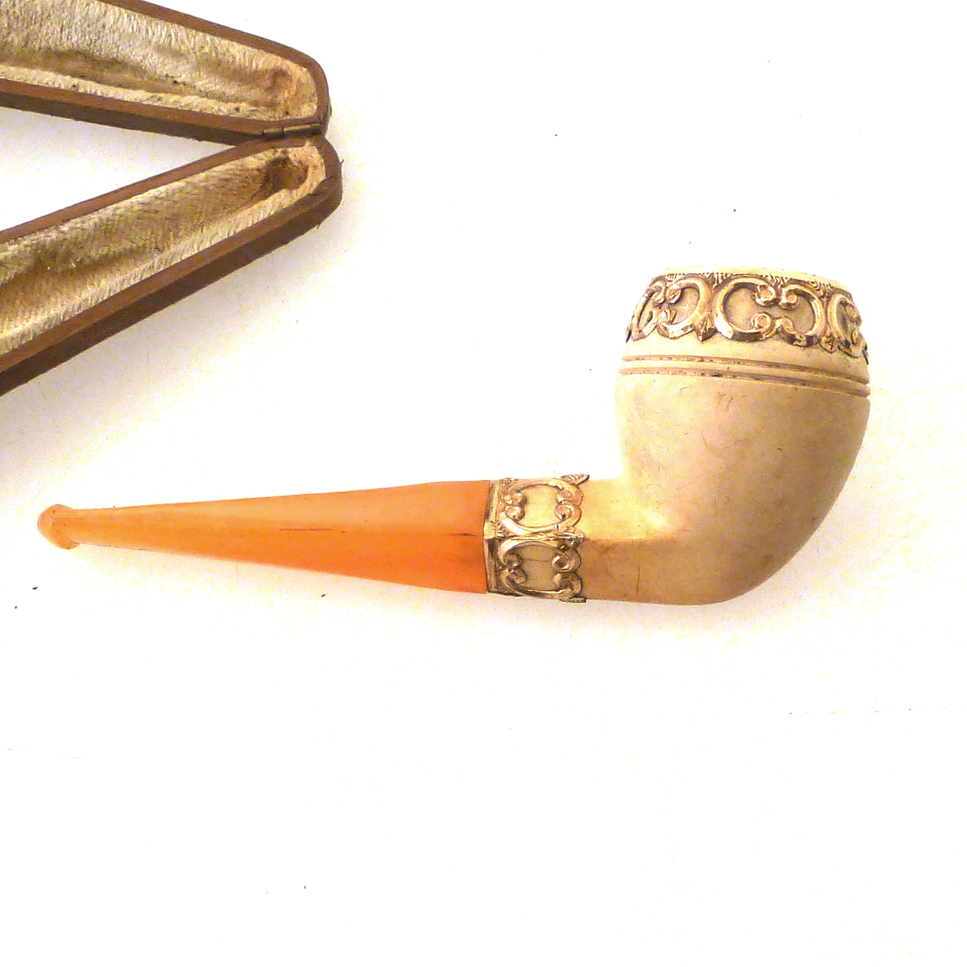 MEERSCHAUM PIPE IN CASE APPROX L: 5" - Image 2 of 3