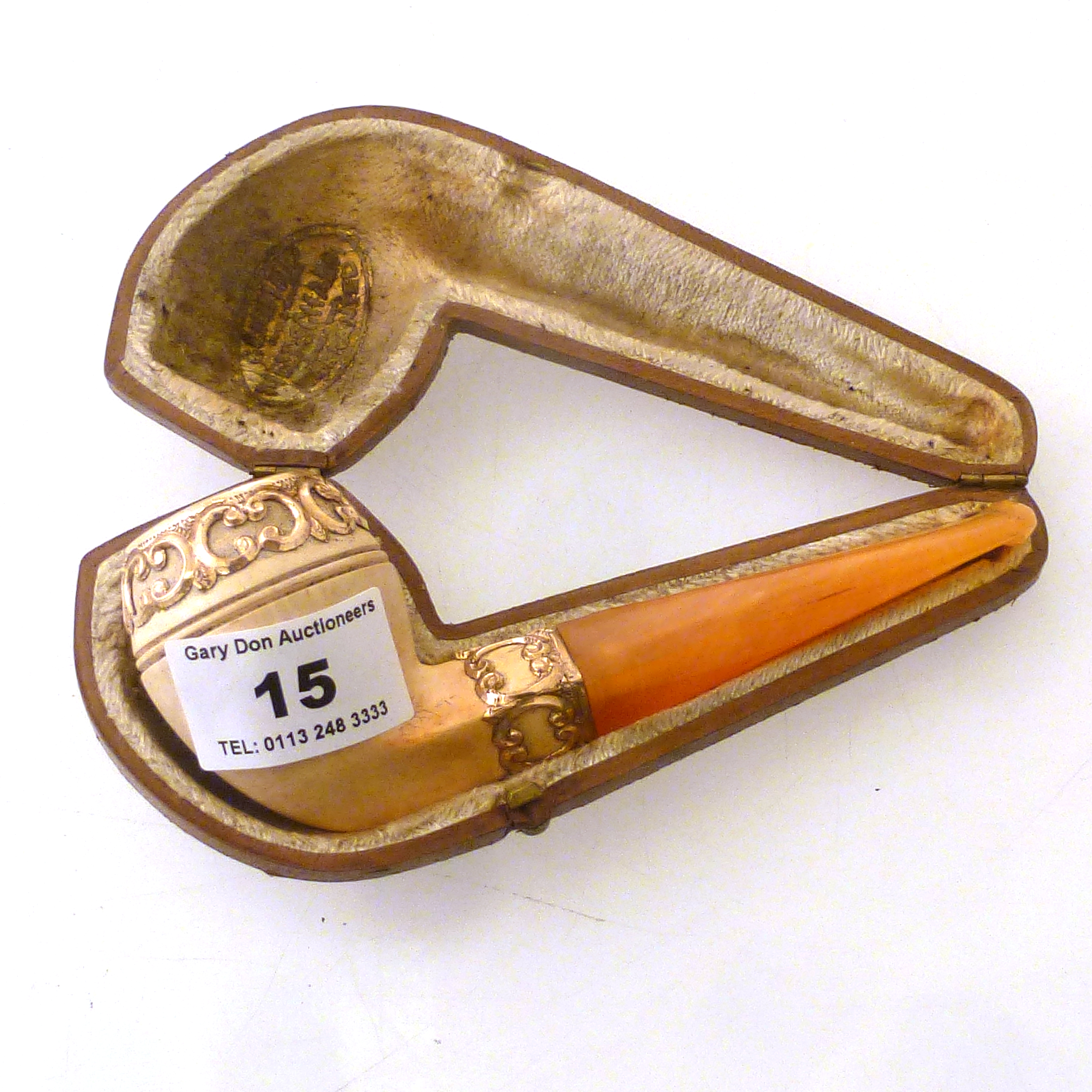 MEERSCHAUM PIPE IN CASE APPROX L: 5"