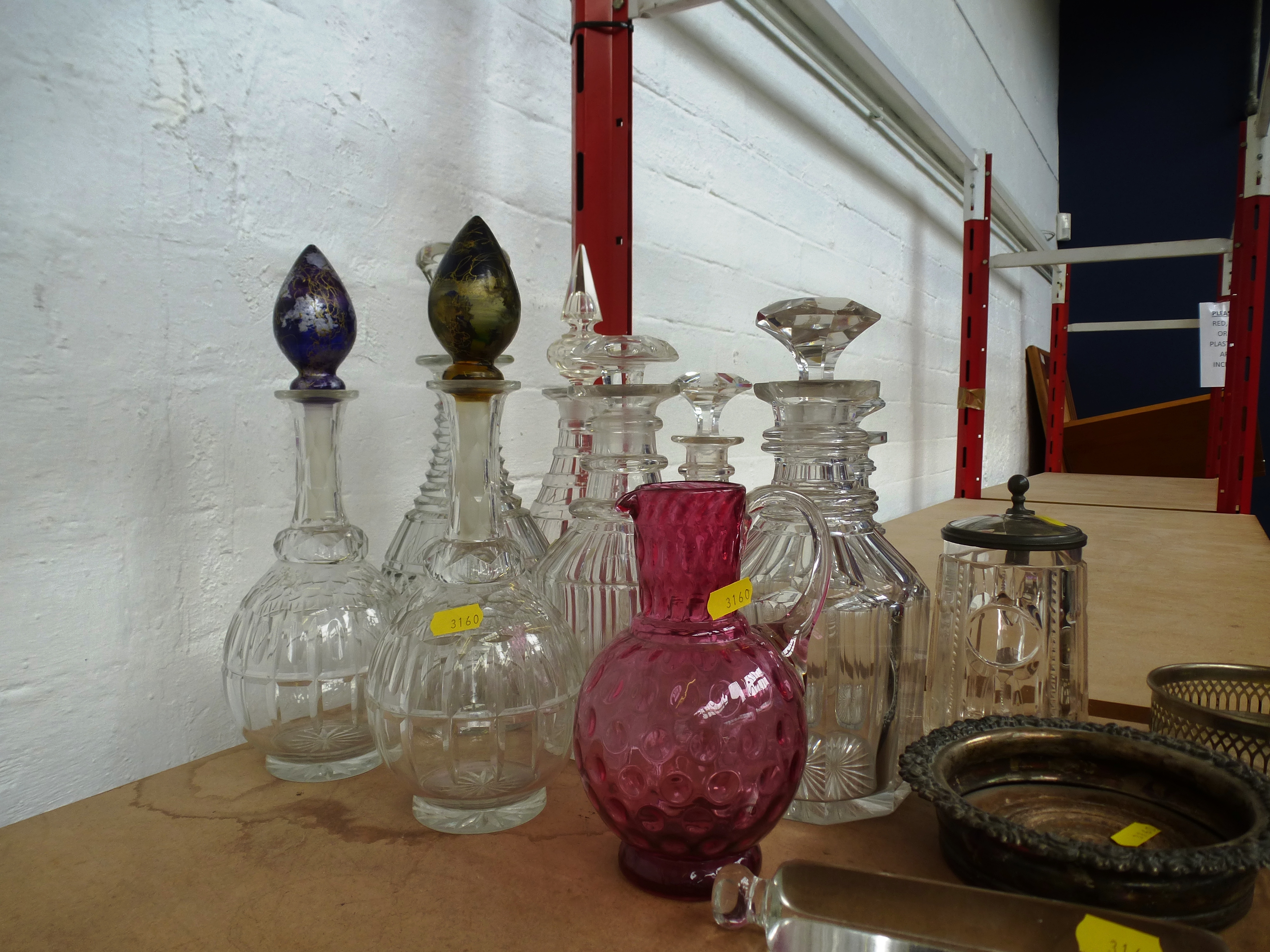 QUANTITY OF ASSORTED GLASSWARE AND PLATED WARE INCLUDING DECANTERS, JUG, WINE COASTERS AND 2 - Image 2 of 6