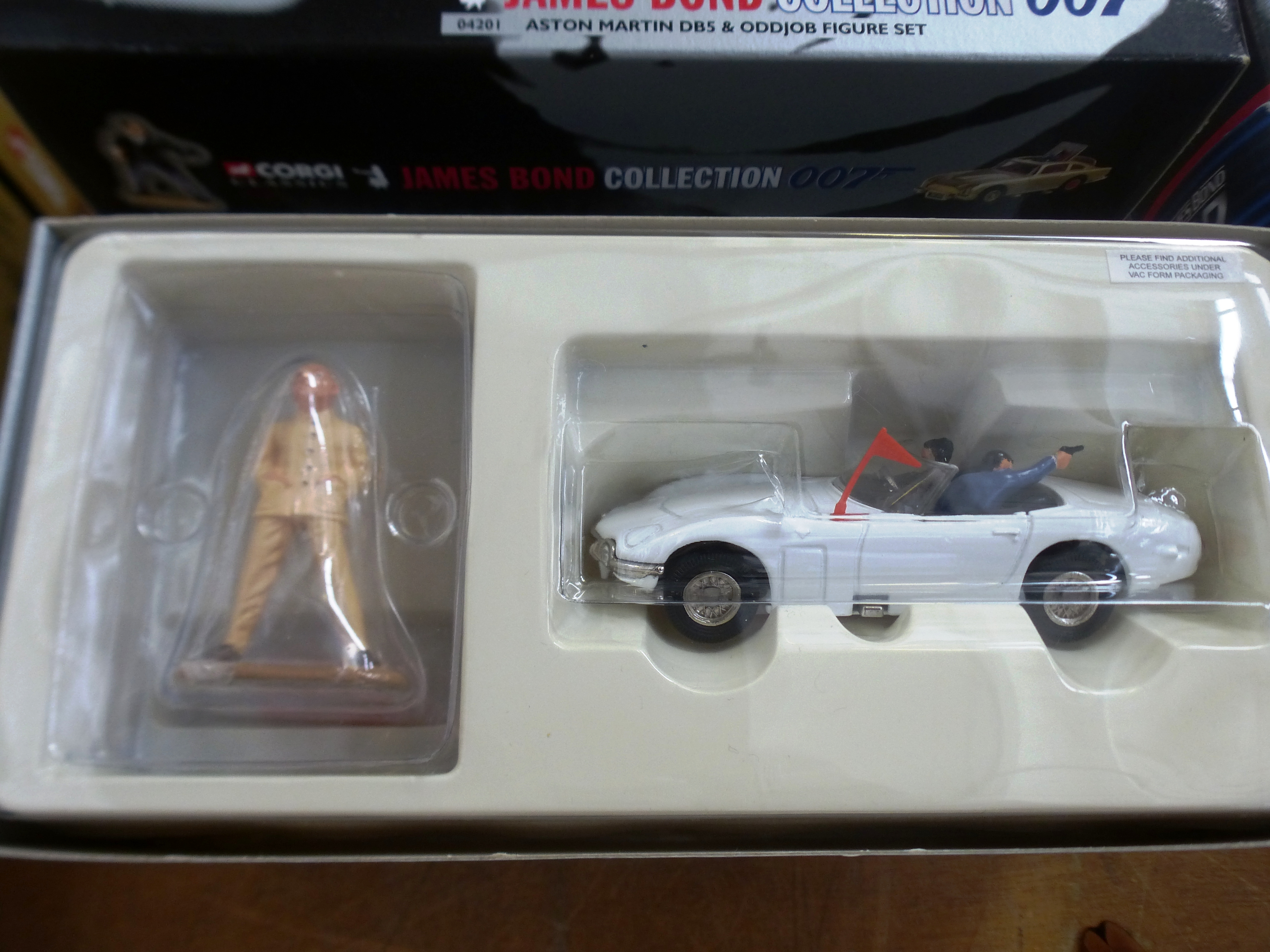 4 BOXED JAMES BOND COLLECTION SETS - 04201, 65101, 65001 AND 65301 - Image 9 of 9