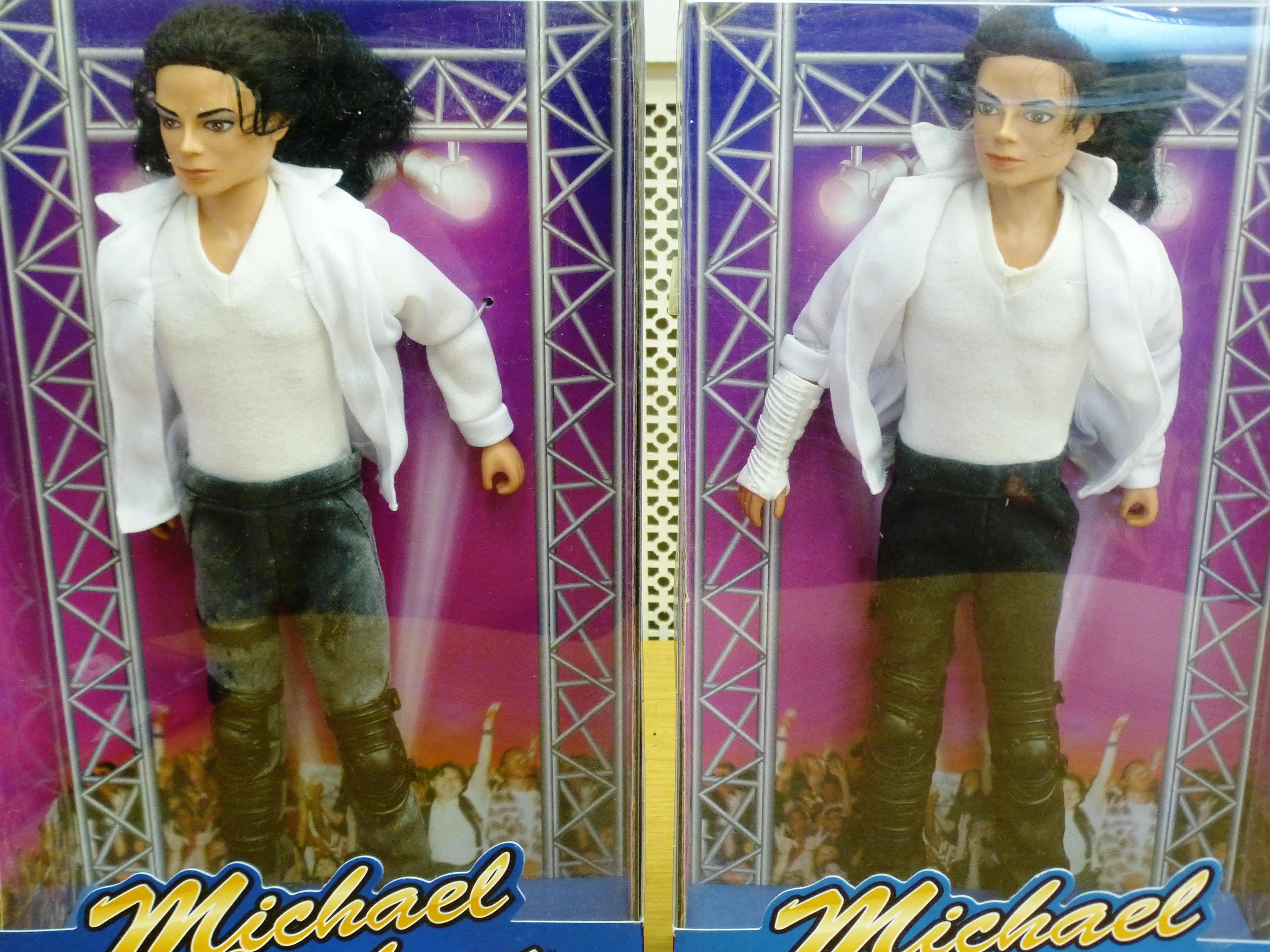2 MICHAEL JACKSON DOLLS AND A MICHAEL JACKSON OUTFIT - Image 6 of 8