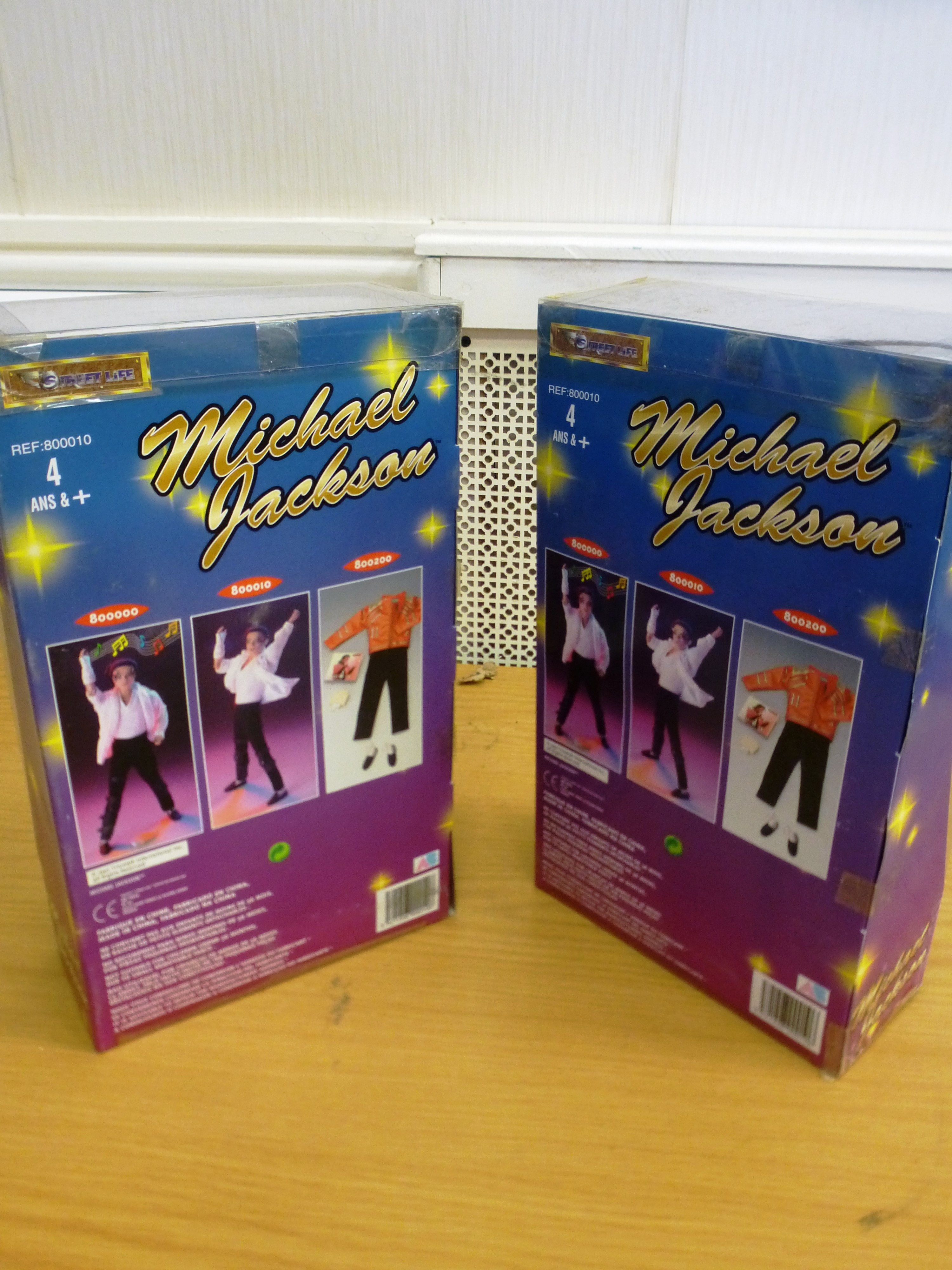 2 MICHAEL JACKSON DOLLS AND A MICHAEL JACKSON OUTFIT - Image 8 of 8