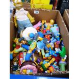 BOX OF ASSORTED SIMPSONS TOYS AND FIGURES INCLUDING BURGER KING TOYS, PEZ DISPENSER, KEYRINGS ETC