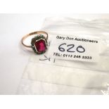 9K GOLD RED AND WHITE STONE RING W: 3G