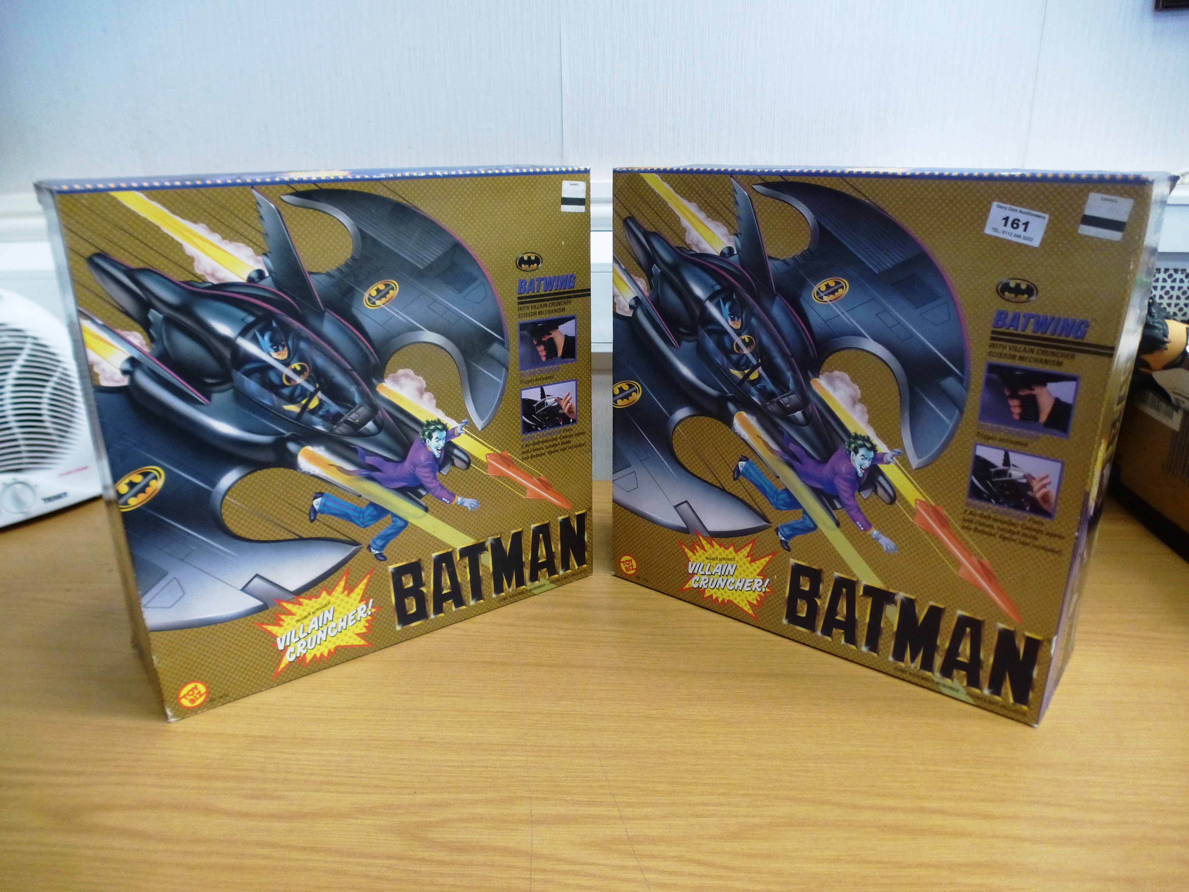 2 BOXED TOYBIZ BATMAN BATWINGS