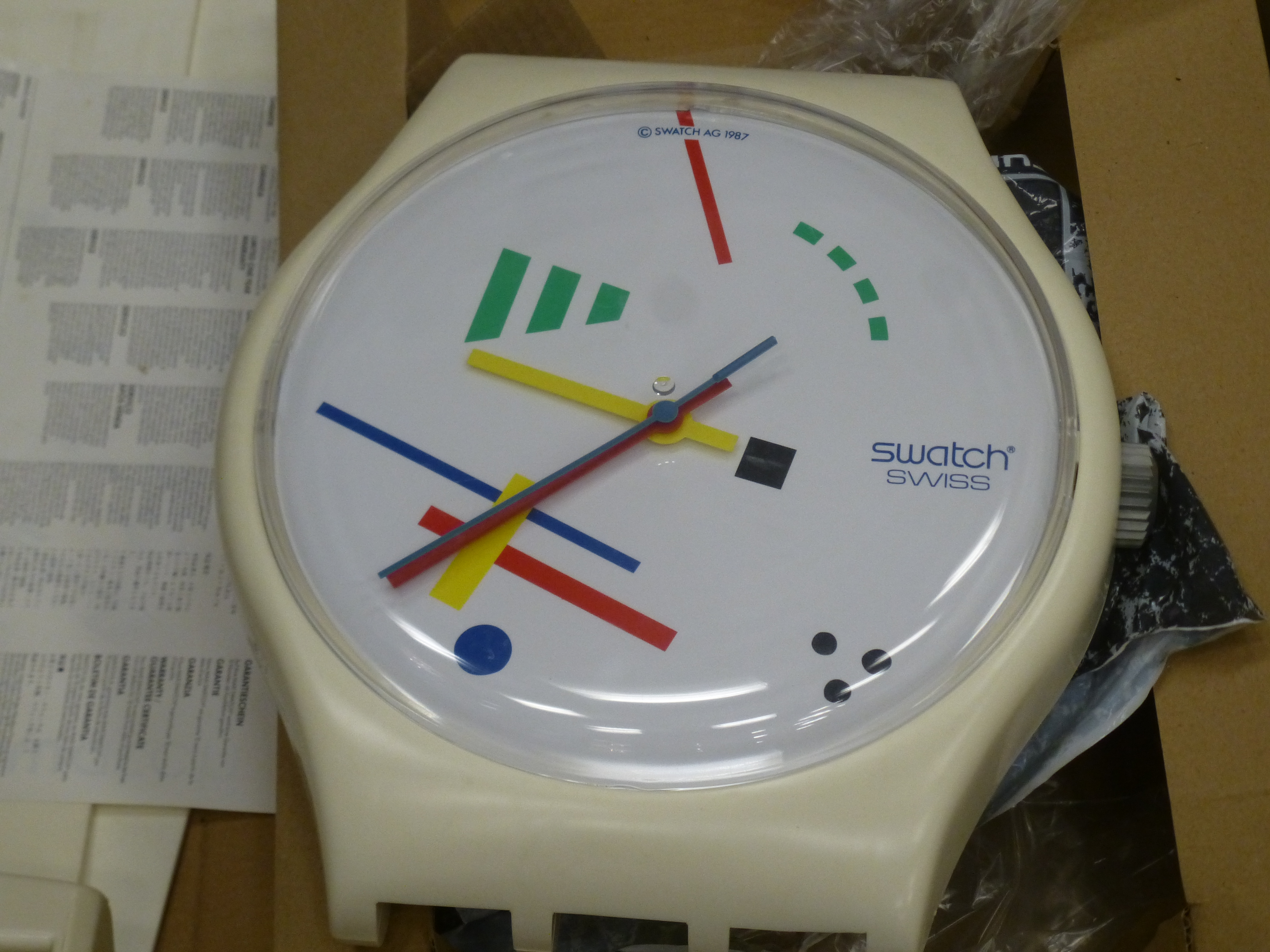 BOXED MAXI SWATCH WALL CLOCK - Image 3 of 4