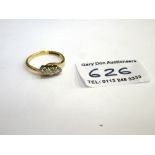 18K GOLD 3 DIAMOND RING W: 2.9G