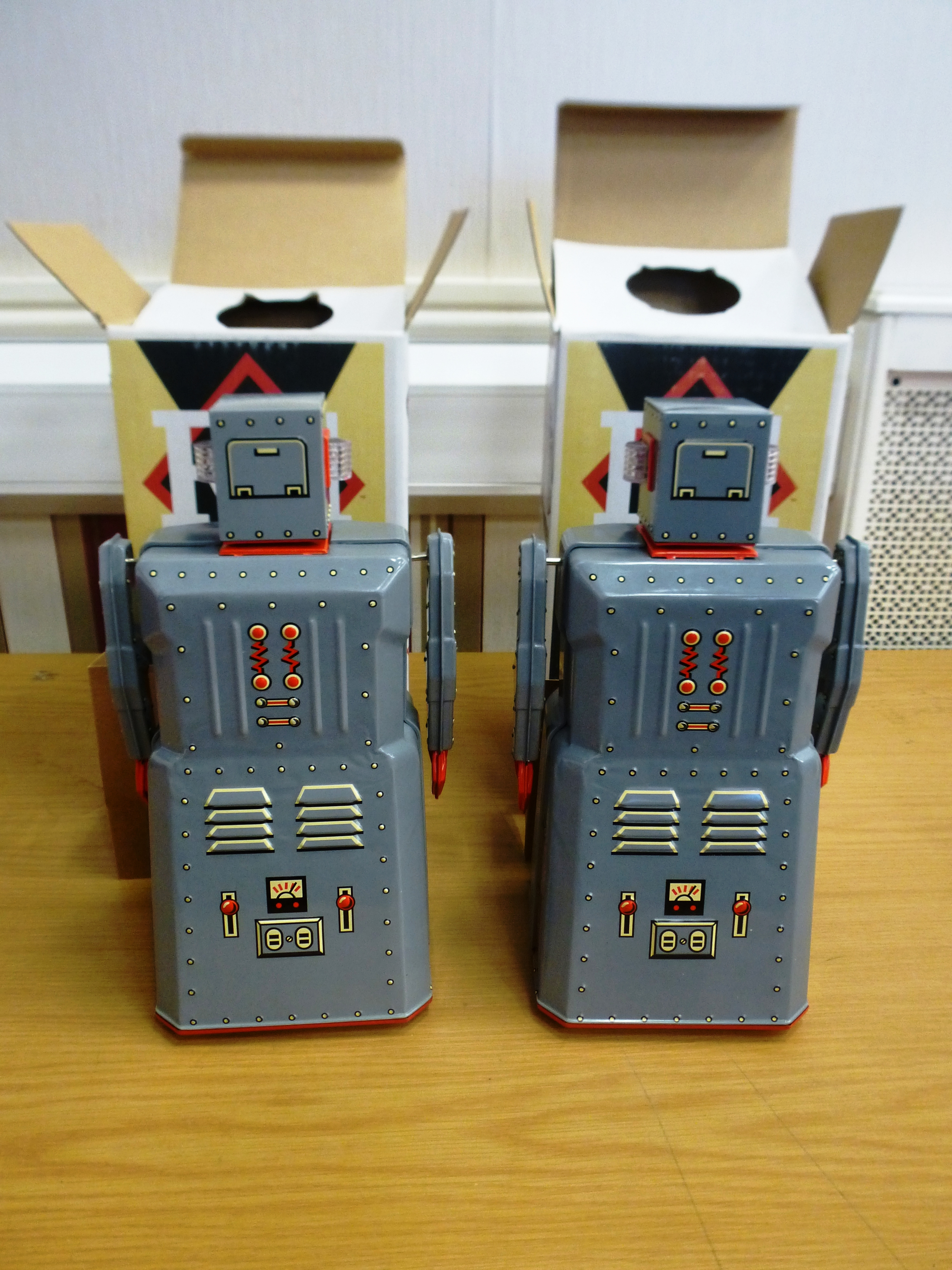 2 BOXED ROCKET USA R-1 ROBOTS - Image 4 of 4