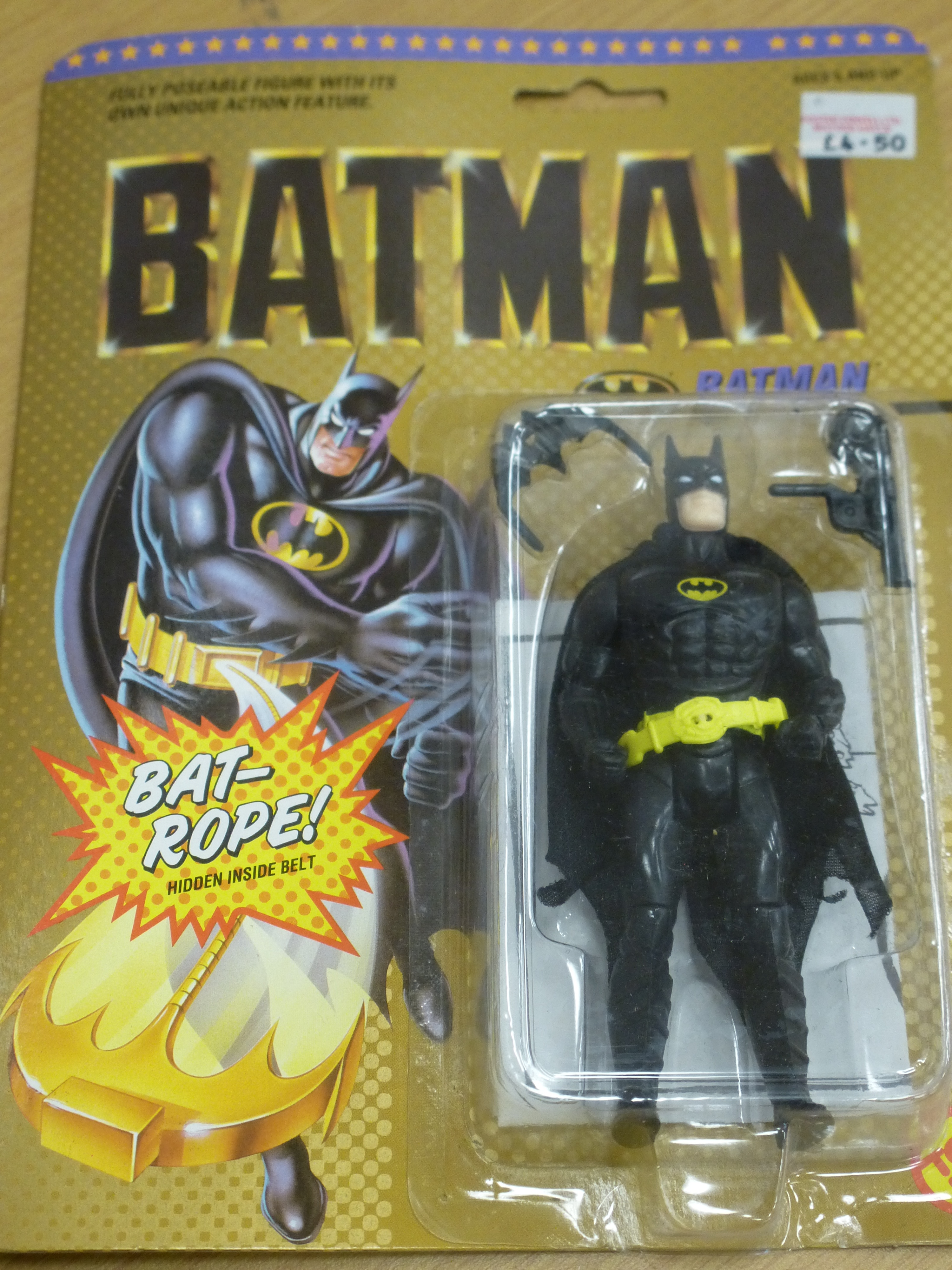 12 BATMAN FIGURES - Image 2 of 3