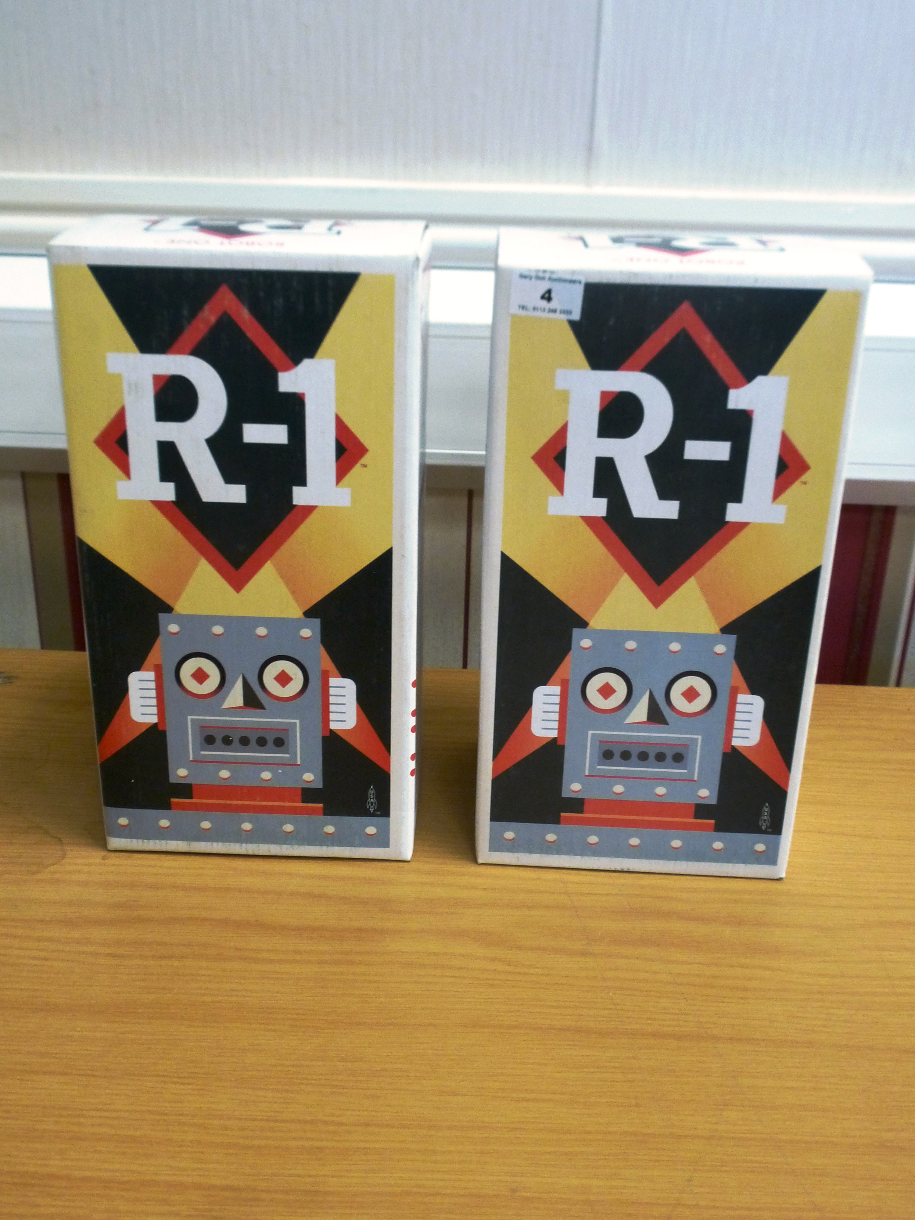 2 BOXED ROCKET USA R-1 ROBOTS