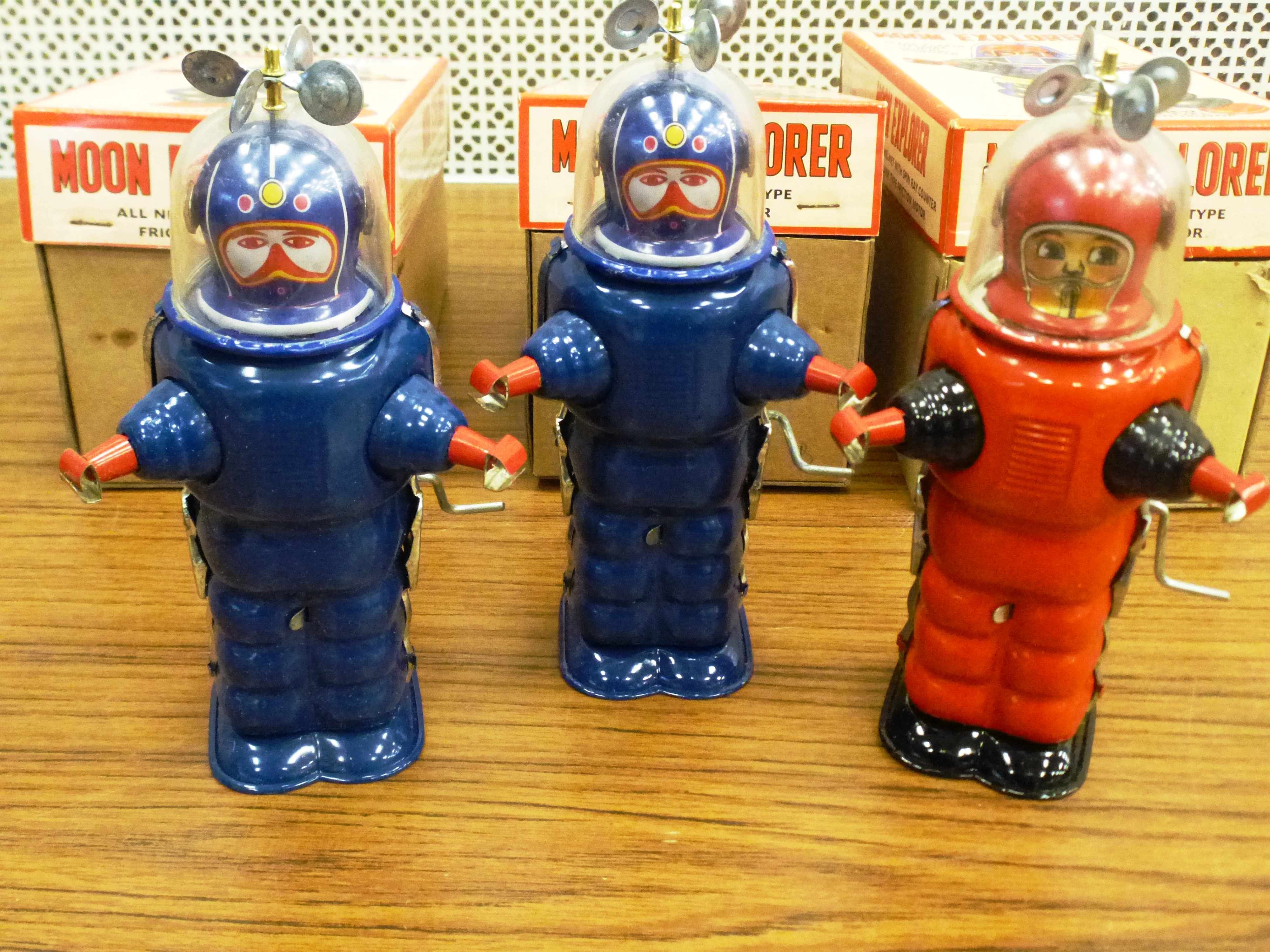 3 BOXED MOON EXPLORERS - Image 2 of 6