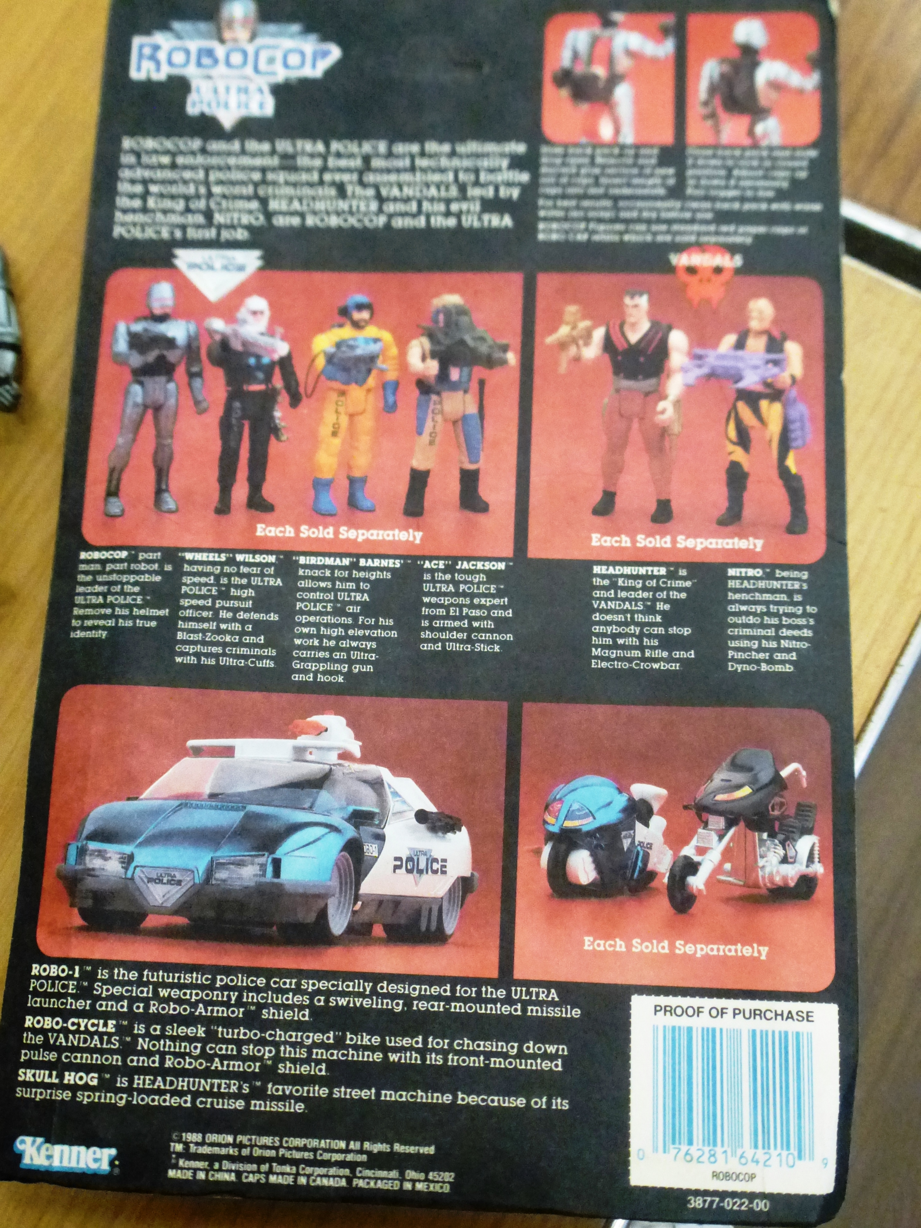 6 ROBOCOP ULTRA POLICE LEADER FIGURES AND A LARGE ROBOCOP FIGURE - Image 4 of 5
