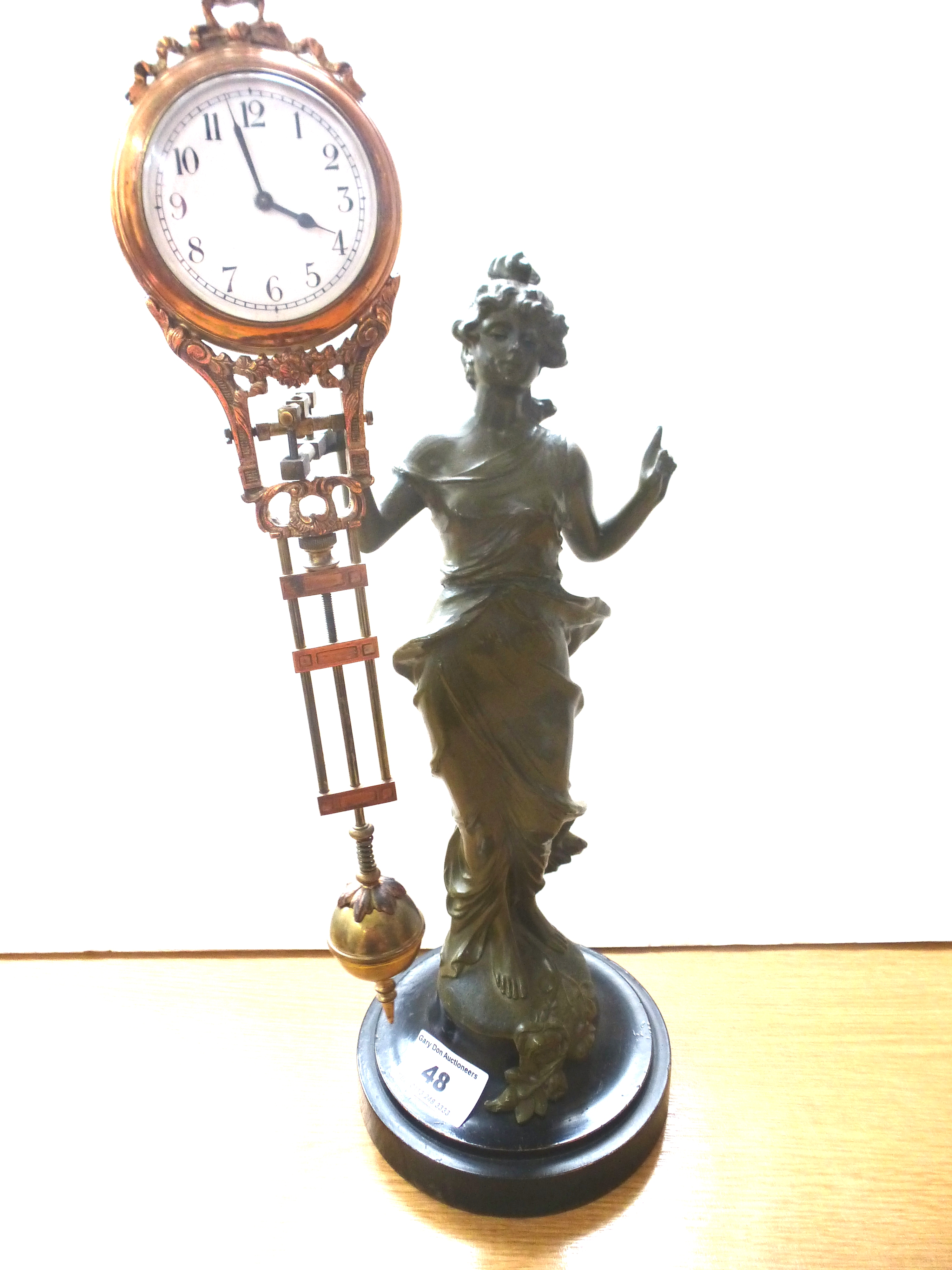 LADY FIGURE PENDULUM CLOCK H: 13.5"