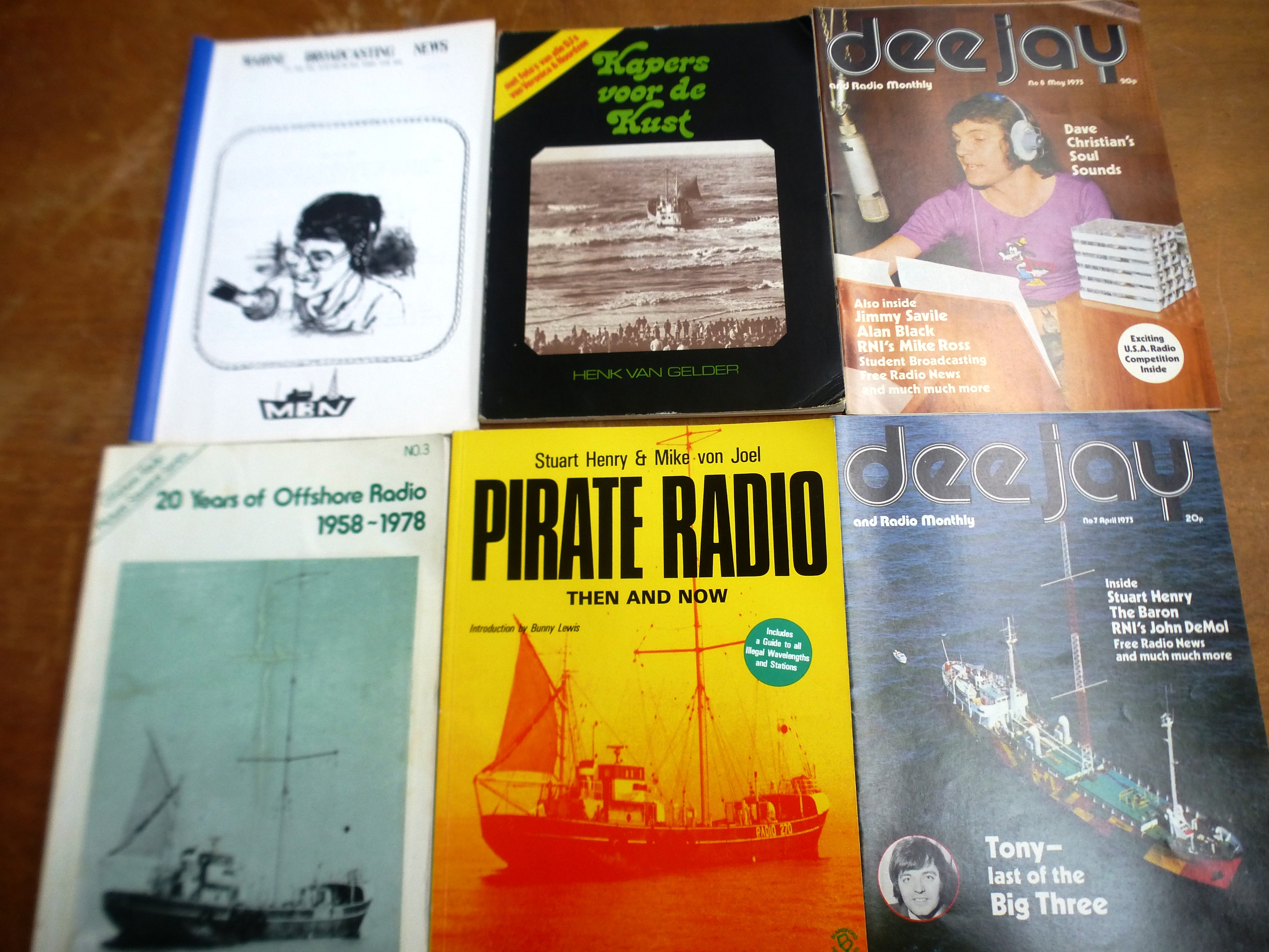 BOX OF ASSORTED PIRATE RADIO AND DEEJAY MAGAZINES INCLUDING FREE RADIO MAGAZINE, FREE RADIO NEWS, - Image 8 of 15