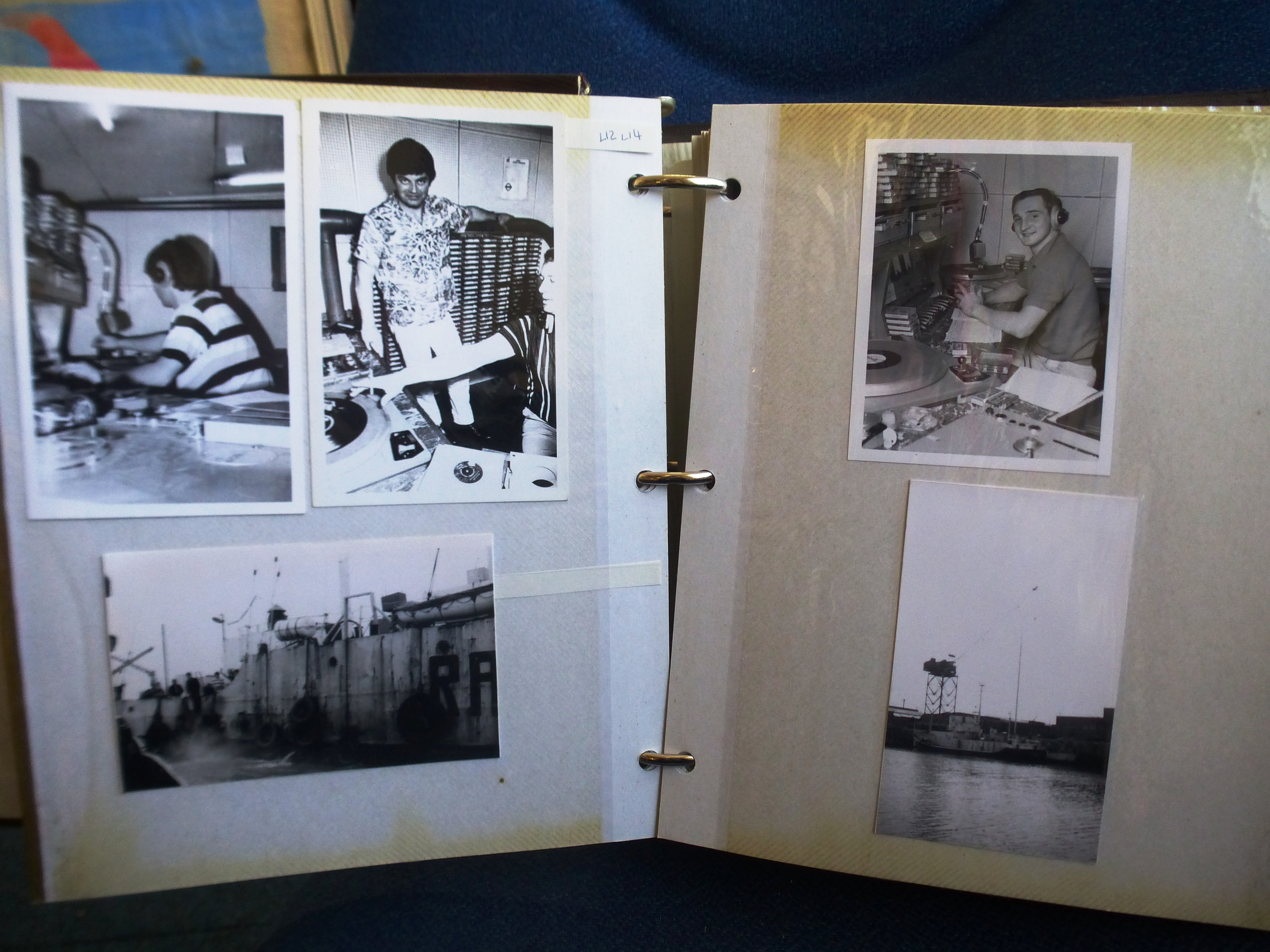 PIRATE RADIO PHOTOGRAPH ALBUM WITH PHOTOGRAPHS OF RADIO LONDON, DJS, RADIO VERONICA, SEALAND, - Image 5 of 51