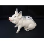 BESWICK PIG FIGURE H: 3.5"