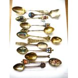 12 ASSORTED COMMEMORATIVE SPOONS INCLUDING ENAMEL AND SILVER (1.4 OZT