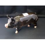 BESWICK BLACK PIG FIGURE H: 3.25"
