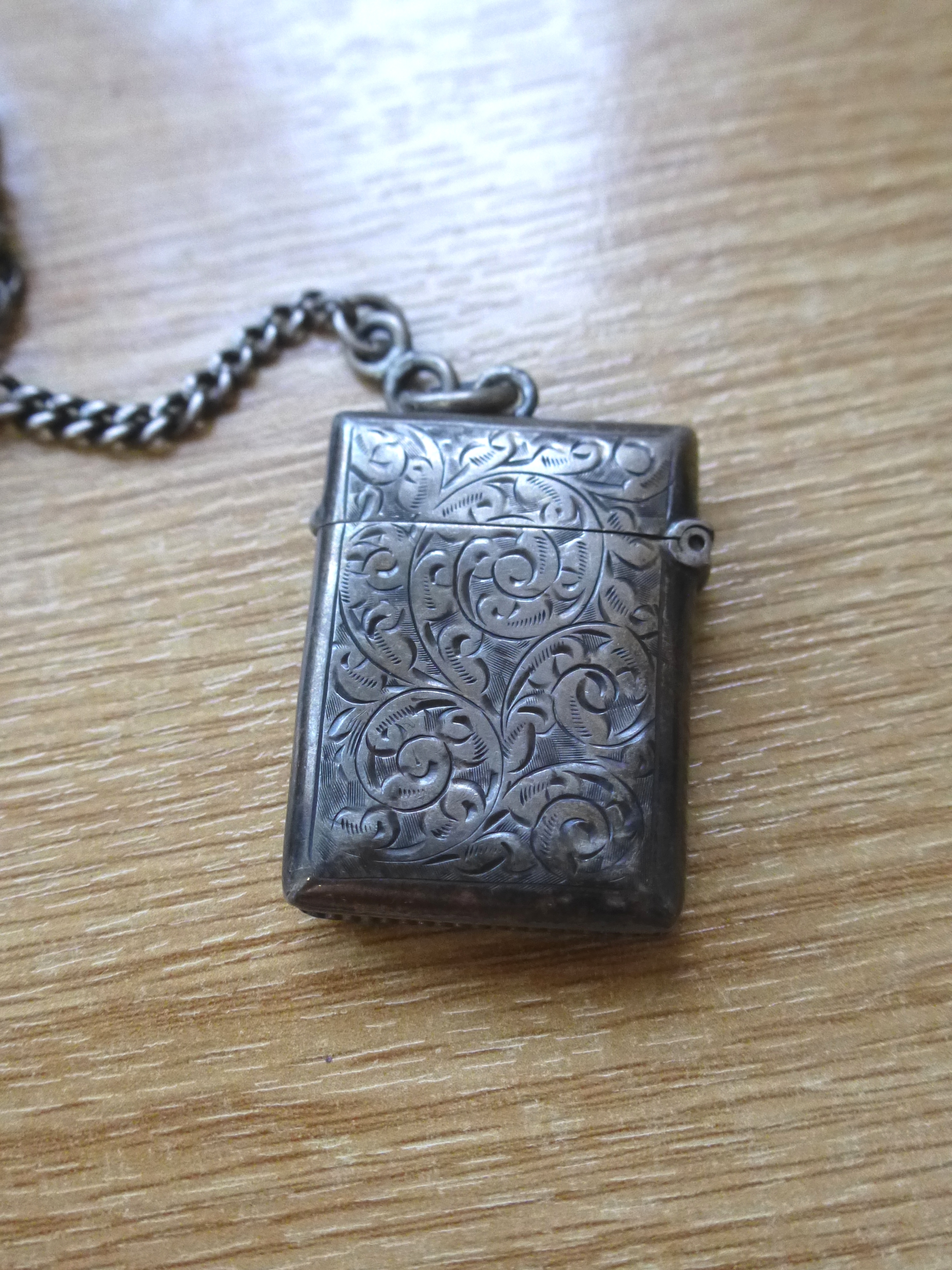 SILVER LIGHTER AND SILVER VESTA CASE ON SILVER CHAIN - Image 4 of 5