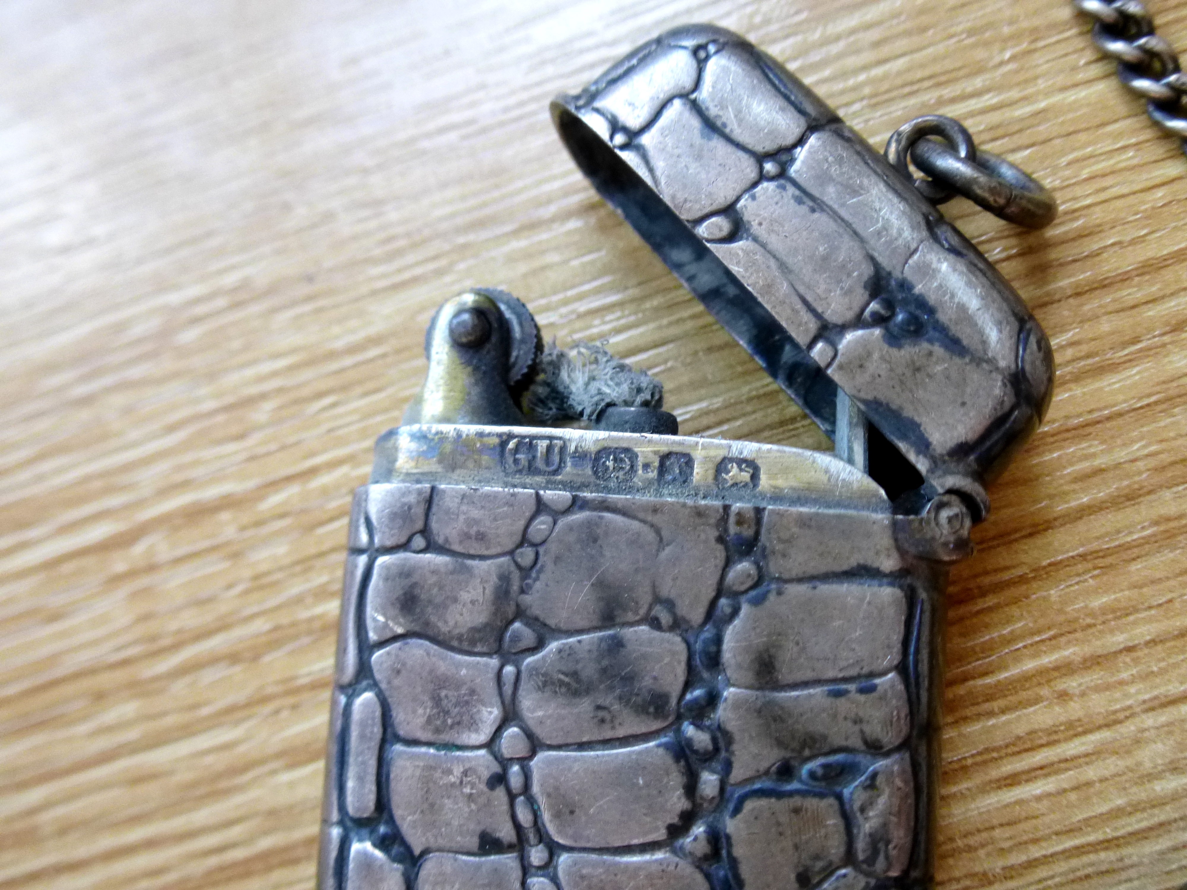 SILVER LIGHTER AND SILVER VESTA CASE ON SILVER CHAIN - Image 3 of 5