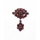 Victorian garnet drop brooch/pendant in a yellow gold mount, 8.8gm, width 32mm, drop 45mm