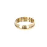 18ct wedding band, width 5.5mm, 4.5gm, ring size N/O