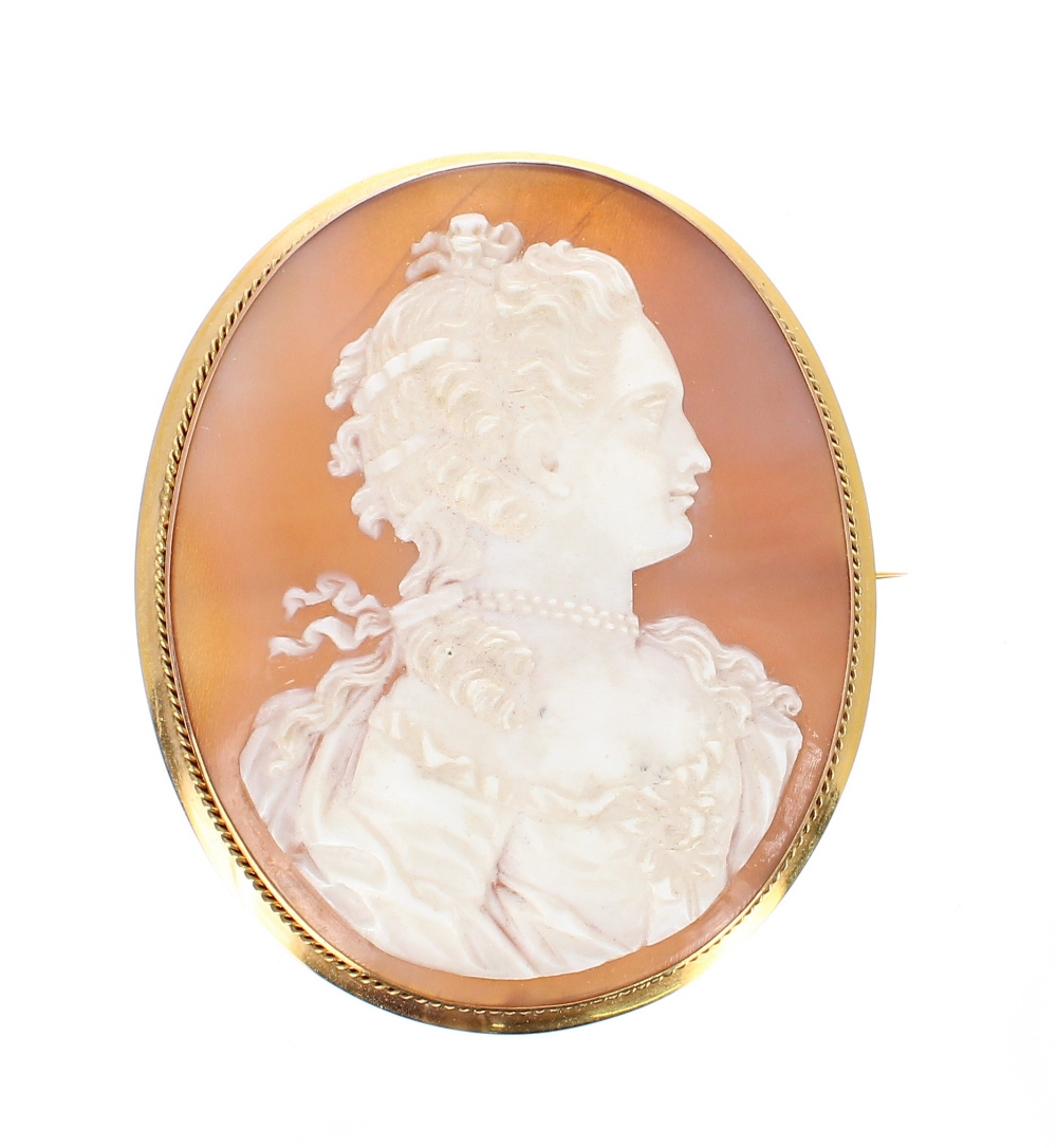 9ct oval cameo brooch, carved with the head and shoulders profile portrait of a lady, 21gm, 60mm - Image 2 of 3