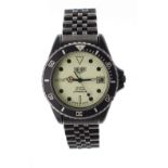 Heuer Quartz Professional 200m black PVD gentleman's bracelet watch, ref. 980 031, circular luminous