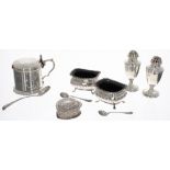 Silver drum shaped silver mustard, with hinged lid enclosing a blue glass liner, 2.5" high and