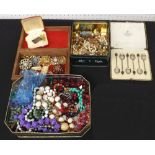 Assorted costume jewellery to include brooches, bead necklaces and bracelets; together with a