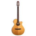 Yamaha APX-5NA electro-classical guitar, made in Taiwan; Back and sides: mahogany; Top: natural