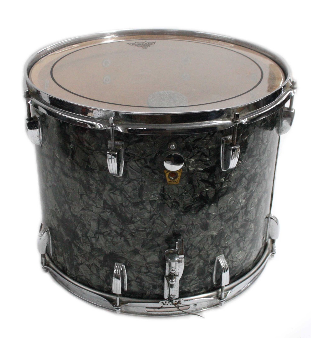 Ludwig 15" x 12" marching snare; Finish: black pearl (at fault)