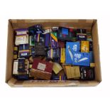 Large quantity of various reeds for woodwind instruments